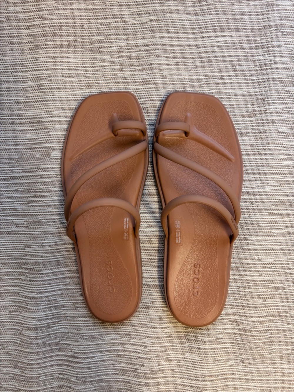 CROCS Miami toe loop sandals